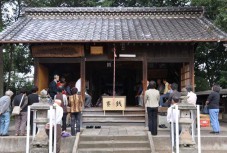 白山神社の拝殿