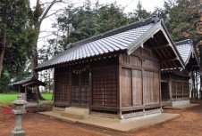 白鬚神社の拝殿・本殿