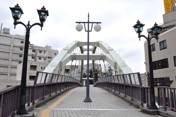 脇田町の歩道橋