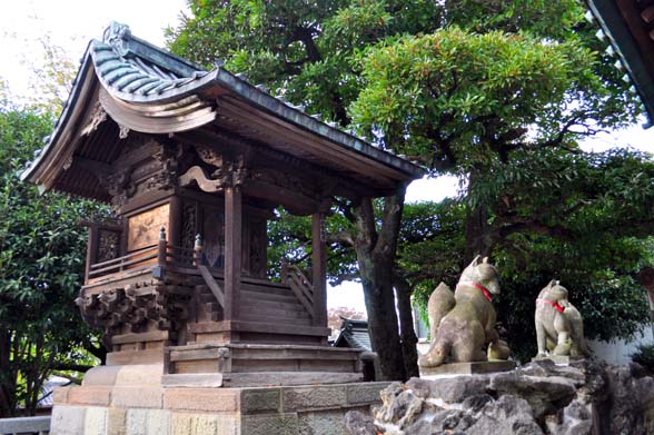 元町2丁目 六塚稲荷神社 本殿付文政二年棟札